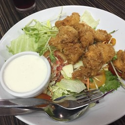 สลัดหมูทอด