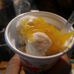 ไอติมกะทิทรงเครื่องพี่จวบจ้า