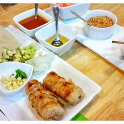 กร แหนมเนือง