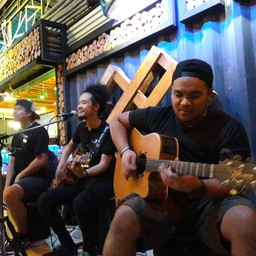 มีดนตรีสไตย์โพค ที่ฟังสบายขับกล่อมทุกวัน