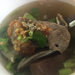 เกาเหลาเลือดหมูใส่ตำลึง 40 บาท อร่อยมากมาย