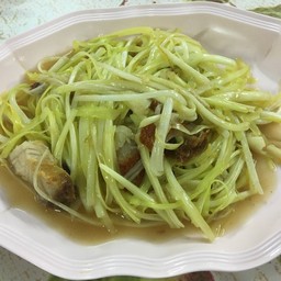 กุยช่ายขาวเต้าหู้หมูกรอบ