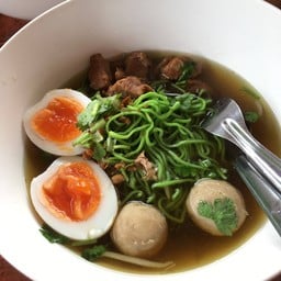 ก๋วยเตี๋ยวจัมโบ้ ประตู 108 มอ. สาขา 2 ริมคลอง ร.1