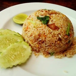 ชลิชารีสอร์ท