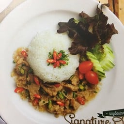 ข้าวหมูนึ่งชาวเล