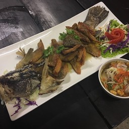 ที่นี่พหล