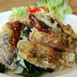 ข้าวผัดปลาสลิด