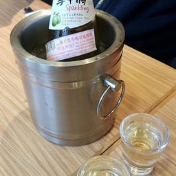 เหล้าบ๊วยขวดนี้ฟินมากกกกกกกก ^^