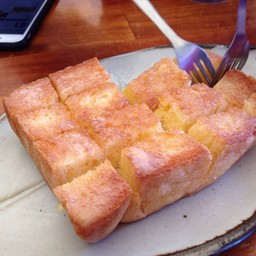 แผ่นละ 20 บาท อร่อยๆ