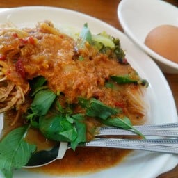 ขนมจีนครูเปิ้ล แหนมเนืองท่าลานทอง