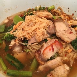 ราชาบะหมี่ เกี๊ยวปูหมูแดงอบน้ำผึ้ง