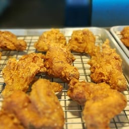 น้องไอซ์ ไก่ทอดสมุนไพร