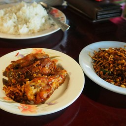 San Taw Win Food Center