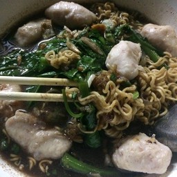 ชื่อมาม่าแต่เส้นไวไว ไม่แข็งไม่นุ่มกำลังดี หมูเด้งเหนียวนุ่ม กลมกล่อม