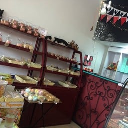 มีแมวจริงมาเนียนอยู่ด้วย