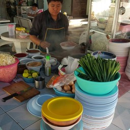 ก๋วยเตี๋ยว