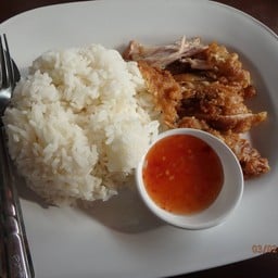ก๋วยเตี๋ยวน้ำแดงสูตรเพชรบุรี