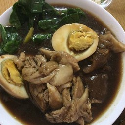 ขาหมูแบบกับข้าวค่ะ 1ถุง เต็มถ้วยเลยนะคะ
จะแยกเครื่องทั้งผัก,น้ำจิ้ม,เครื่องเคีย