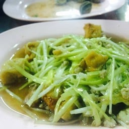 ผัดขึ้นฉ่าย(ใบตั้งโอ๋)