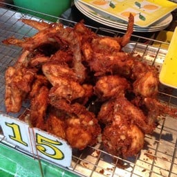 ไก่ทอดปักษ์ใต้ (หน้าตลาดเฉินหลงซอยเนินพลับหวาน)
