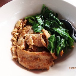 ราดหน้าคนแซ่แต้