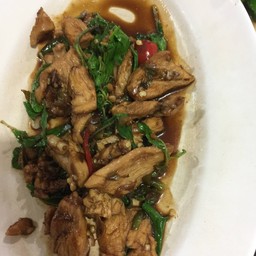 กระเพราไก่