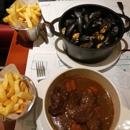 Leon de Bruxelles Champs-Elysees