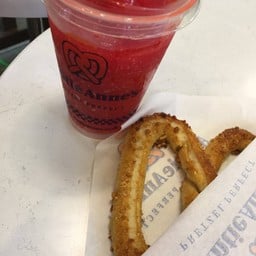 Auntie Anne's โรบินสัน ฉะเชิงเทรา ชั้น 1