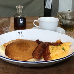 Buttermilk Pancake With Scramble Egg