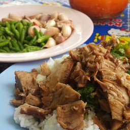 ข้าวขาหมู แสงกาญ