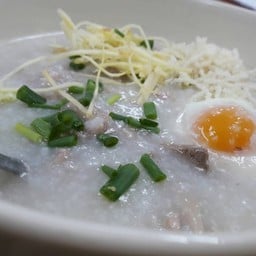 โจ๊กหมูเจ๊ตา ตลาดเทศบาล3