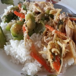 ข้าวแกงแม่จำลอง