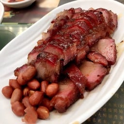 เสริฟมาพร้อมถั่ว