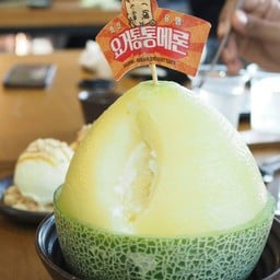 Sulbing Korean Dessert Cafe The maze ทองหล่อ