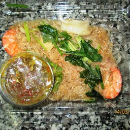 มีกุ้ง วุ้นเส้น น้ำจิ้มซีฟู้ด อร่อยครบเครื่อง