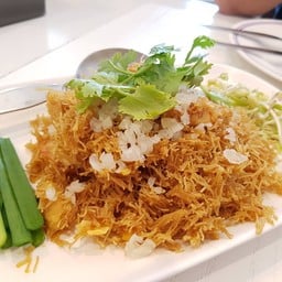 เส้นเล็ก รสชาติกลมกล่อม ติดหวานไปนิด แต่อร่อยมากค่ะ
