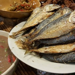 ปลาทูทานกับน้ำพริกกะปิ อร่อยมาก