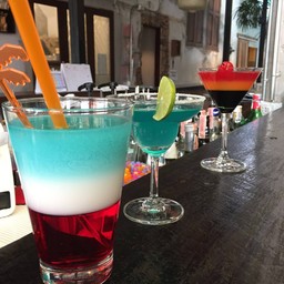 Toru Bar