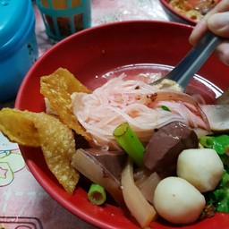 ก๋วยเตี๋ยวหมูซอยราม17