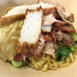 วันนี้ปูหมด ได้มาแค่บะหมี่ ใส่เกี๊ยว หมูแดง ปลาแผ่น สั่งแบบแห้งอร่อยมาก ฟินมาก