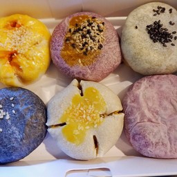 เคยรีวิวไว้แล้ว อร่อย คลีนๆ ไม่หวาน แป้งบาง ไส้เยอะค่ะ