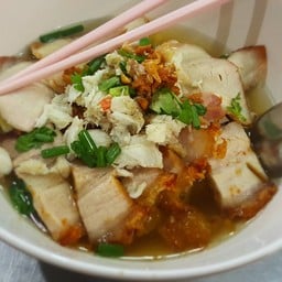ช. ข้าวหมูแดงหมูกรอบ