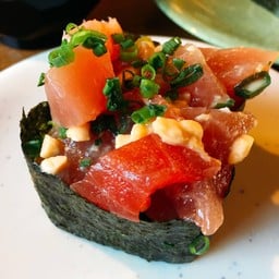 Kamesho 亀正くるくる寿し調理部
