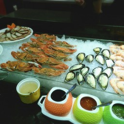 ไลน์อาหารซีฟู้ดกับขาหมูเย็น