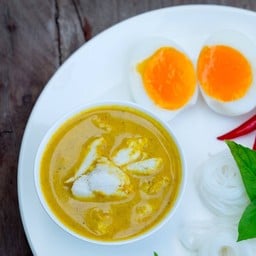 ขนมจีนน้ำยาปูตำรับคุณยาย ประเวศ