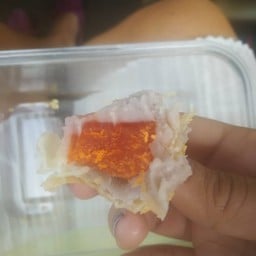 เปี๊ยะเผือกริชชี่ก็อร่อยมากเหมือนกัน  ไข่เค็มอย่างแดง