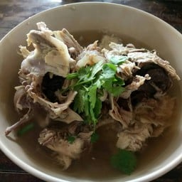 ข้าวมันไก่ 55 ก๋วยเตี๋ยวลูกชิ้นนำชัย