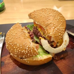Wagyu Cheese Burger สี่ดาว