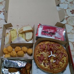 Pizza Hut ซอยฟ้าคราม 19 ข