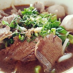 ชิวเหลา ก๋วยเตี๋ยวเรืออยุธยา 15 บาท